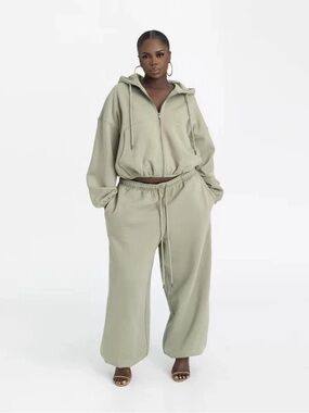 KBB by KAHLANA Women's High-Rise Straight Leg 'The Dwayne Sweats' - Olive Sz 2x